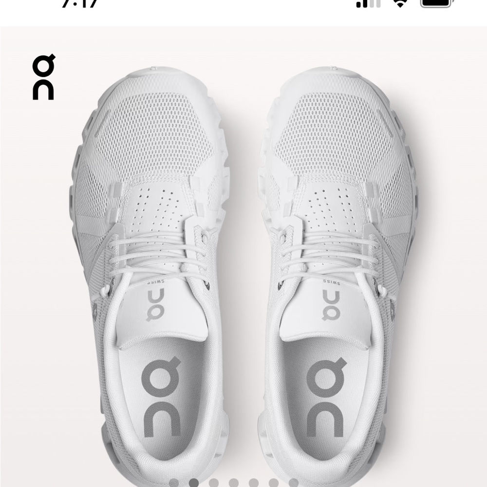 COPY - ON Cloud shoes, white, size 8, lightly worn